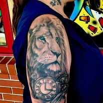 Lion & Clock